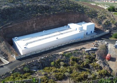 Depósito para abastecimiento y riego en el sur de Tenerife